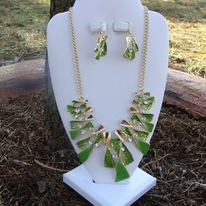 Green Color Twist Necklace with Earrings
